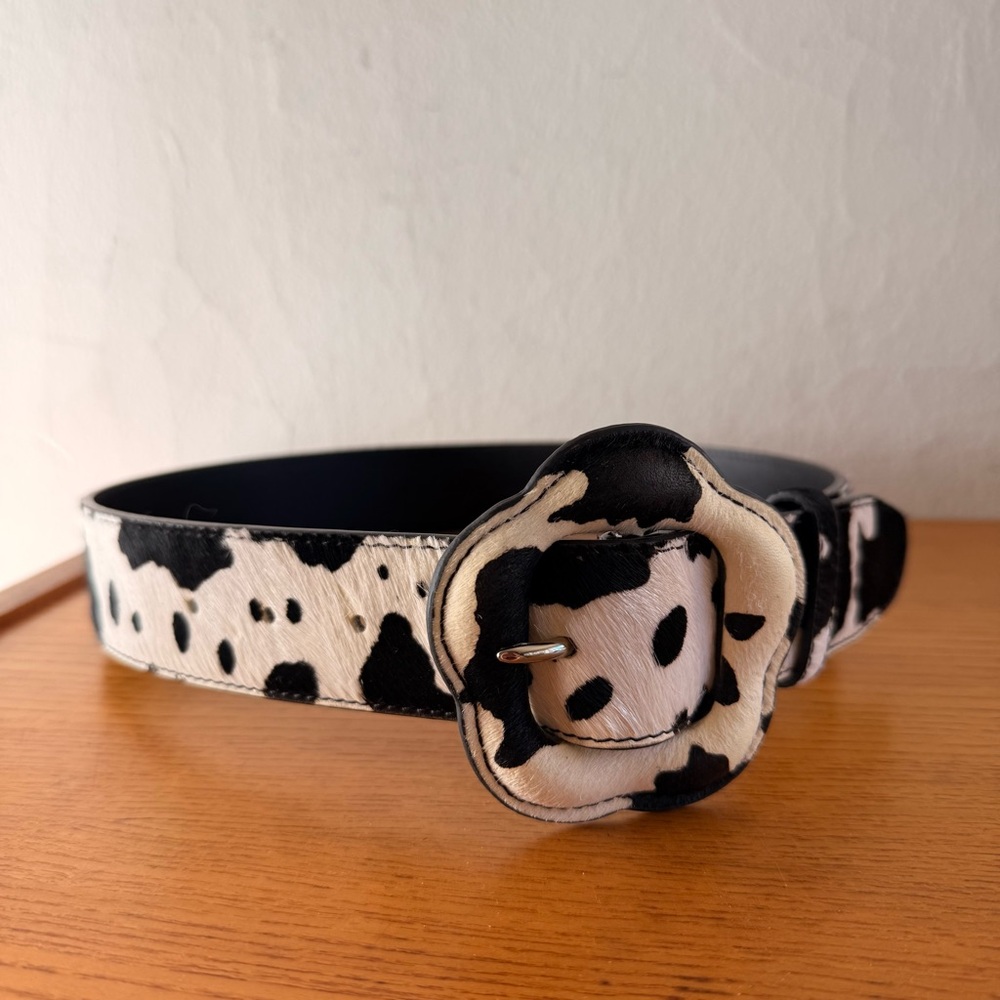 Lisa Says Gah cow print belt